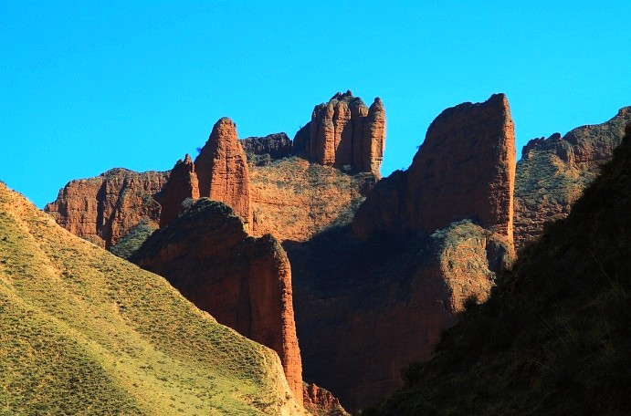 快门:1/250  光圈:F/10.0  焦距:32毫米  感光度:100 