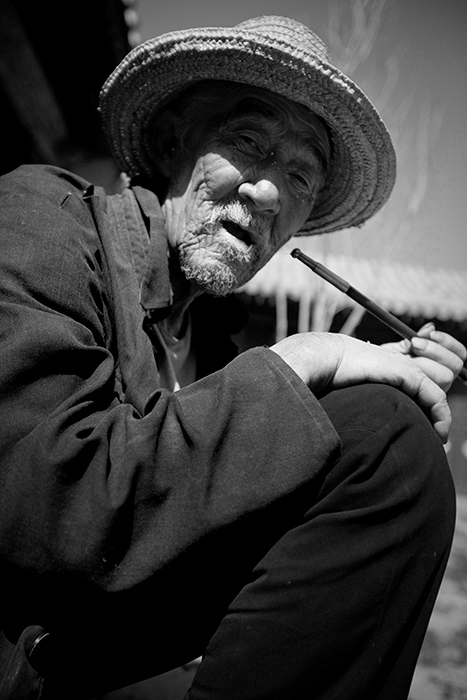 快门:1/2500  光圈:F/3.5  焦距:35毫米  感光度:400 