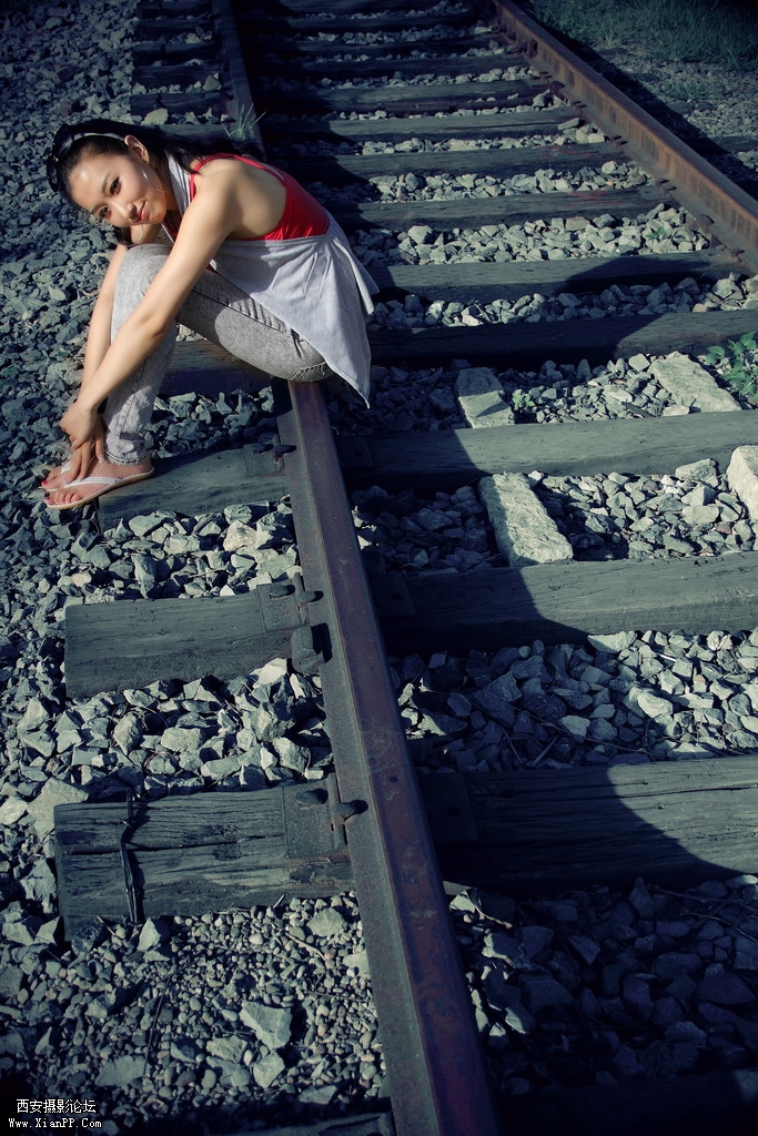 快门:1/1250  光圈:F/4.0  焦距:26毫米  感光度:100 