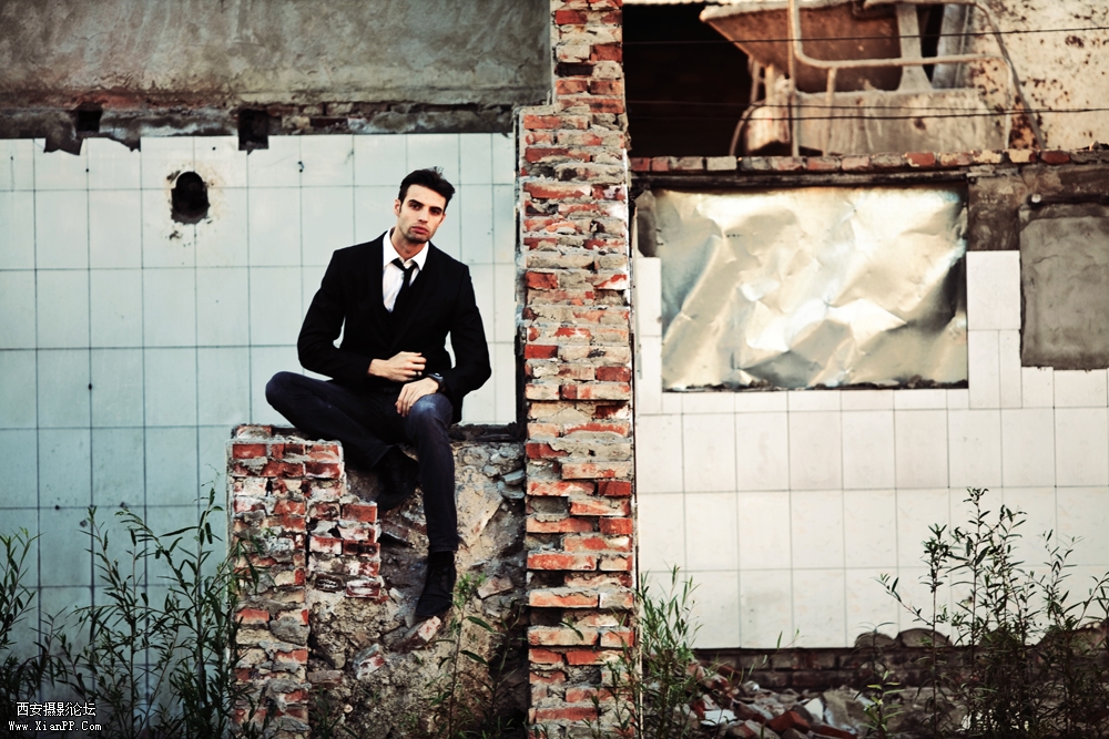 光圈: F/2.8 快门:1/100 焦距:300 毫米 感光度:100