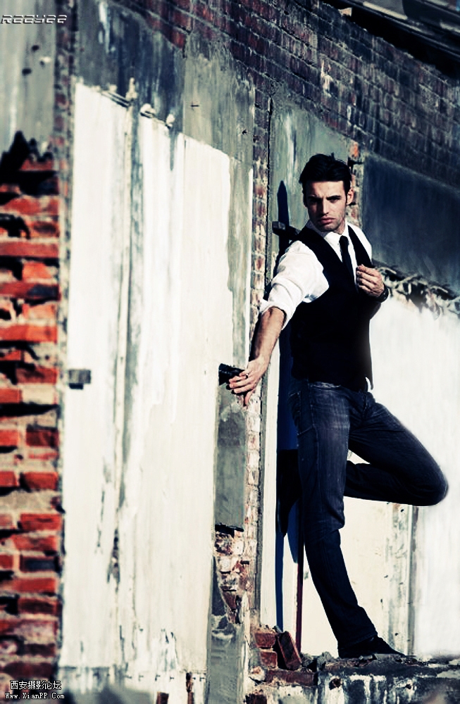 光圈: F/2.8 快门:1/400 焦距:300 毫米 感光度:100