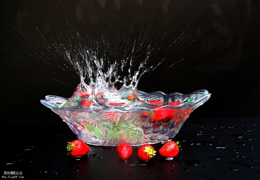 光圈: F/4.0 快门:1/100 焦距:22 毫米 感光度:400