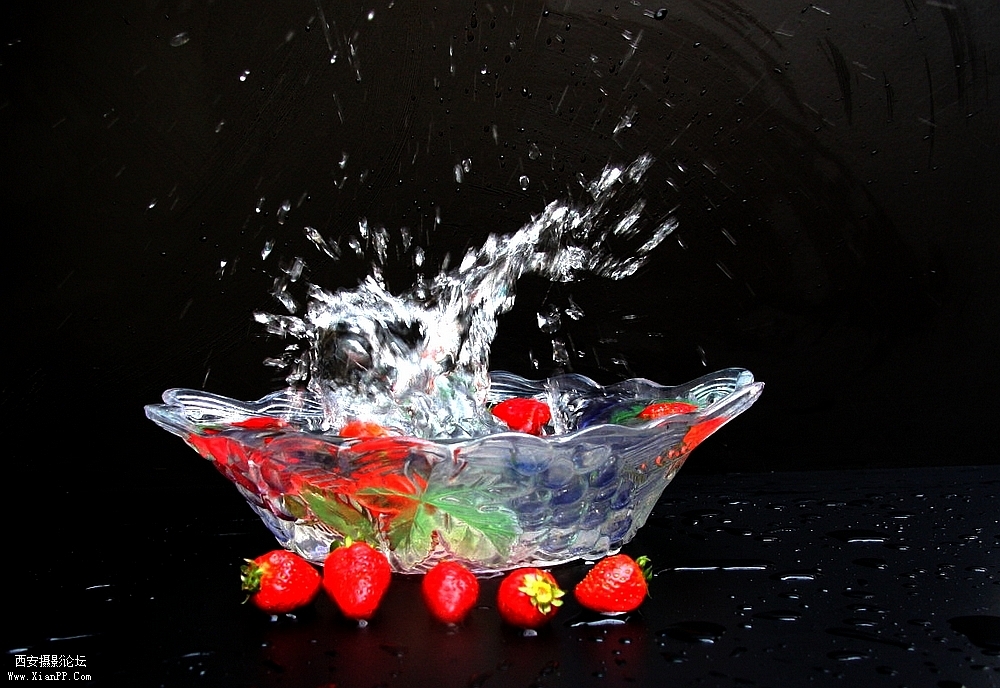 光圈: F/4.0 快门:1/100 焦距:22 毫米 感光度:400