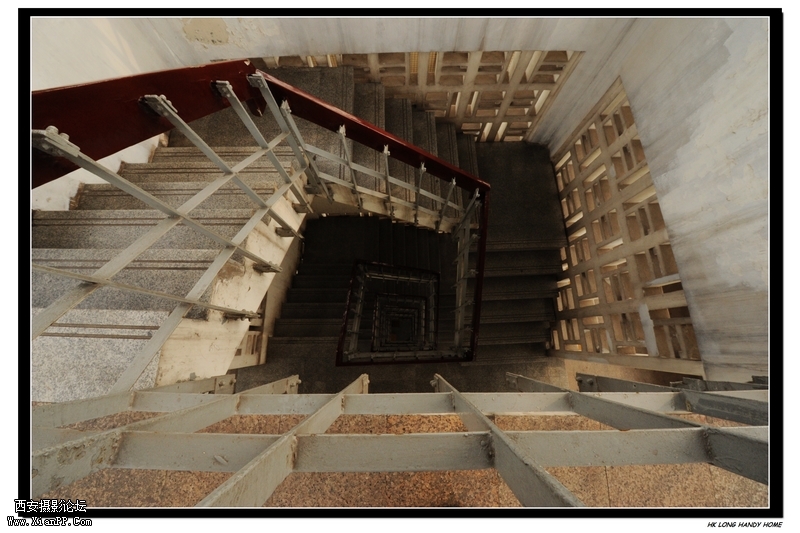 光圈: F/22.0 快门:1/80 焦距:14 毫米 感光度:2000