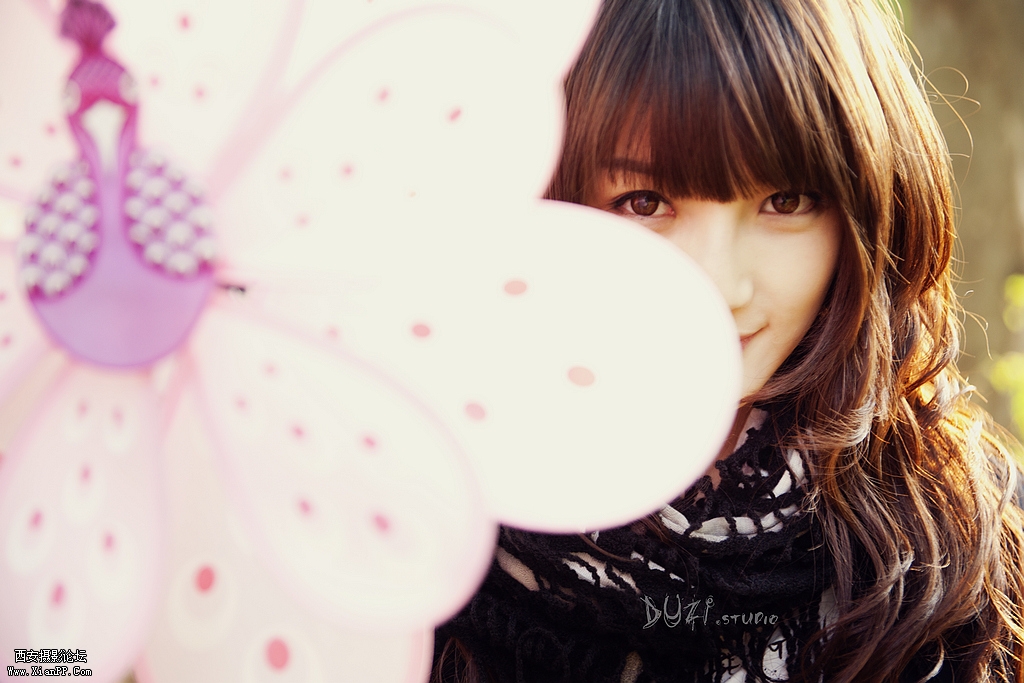 光圈: F/2.8 快门:1/60 焦距:50 毫米 感光度:200