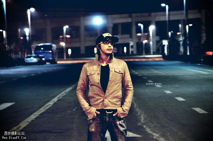 每個這樣的夜晚，我凝視天空，無比抑郁。