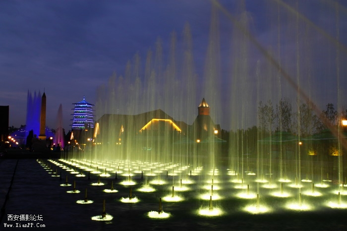20110617世园会夜景2228_调整大小.JPG