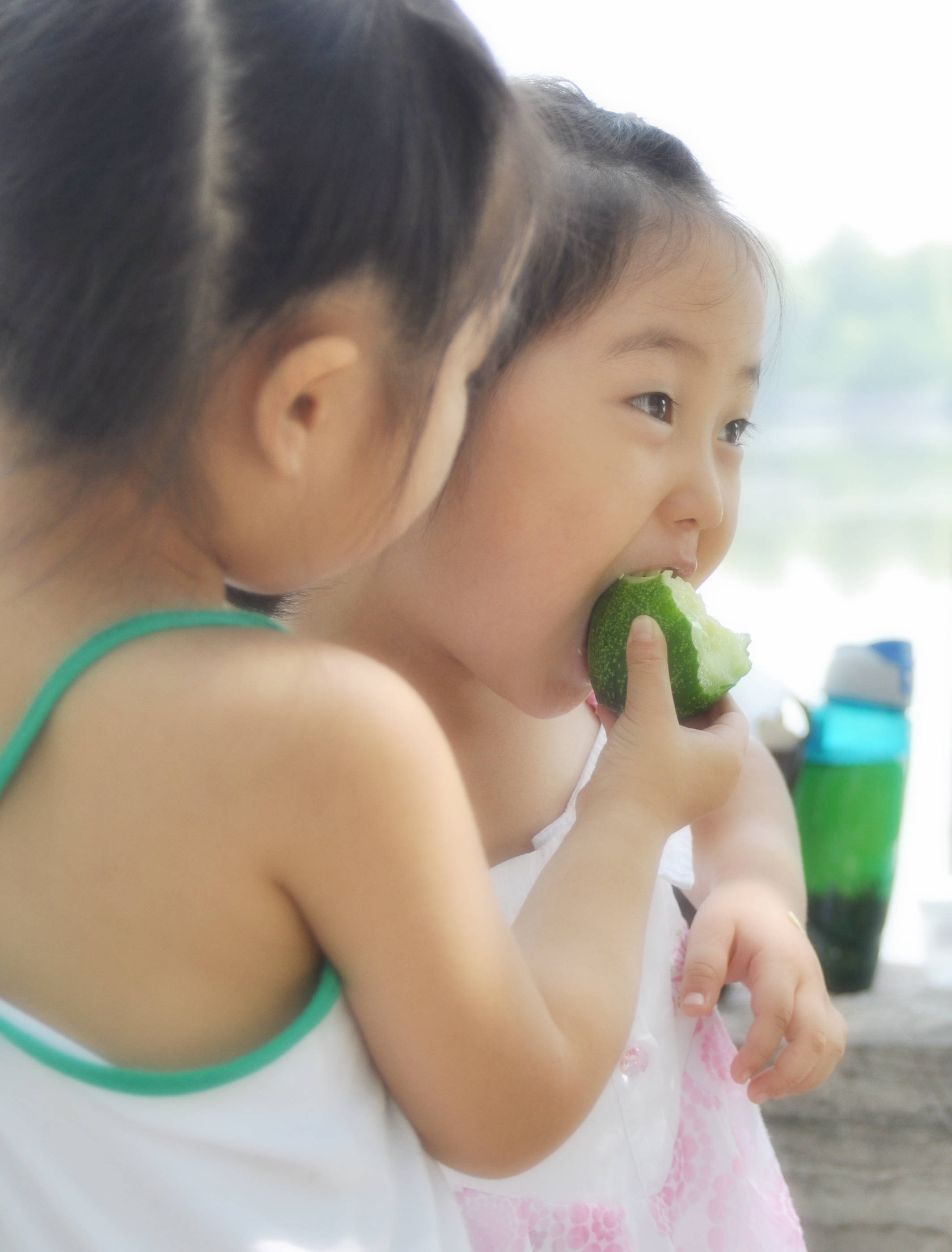 两个小女孩2.jpg