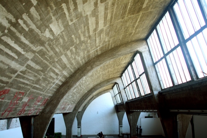 家里要是有这么个大窗户该多好