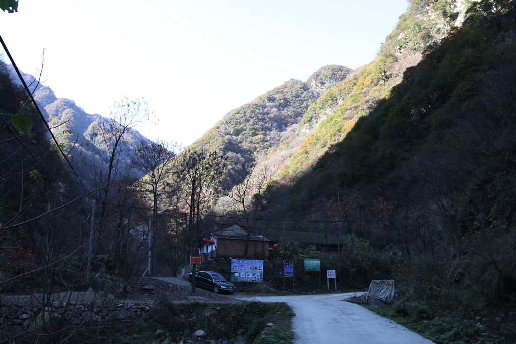 西寺沟岔路口