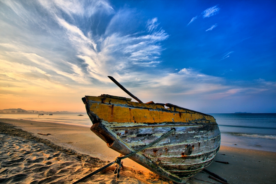 三亚。F16.10-24镜头15毫米端。包围曝光HDR处理。