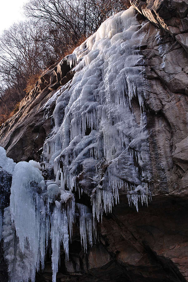 抱龙峪冰挂.jpg