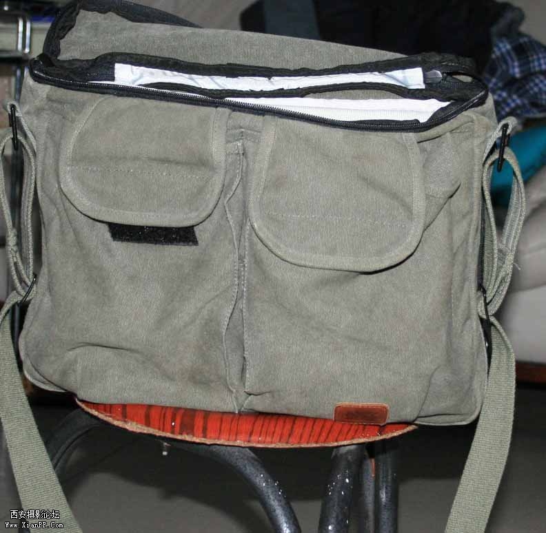 里面有两个口袋