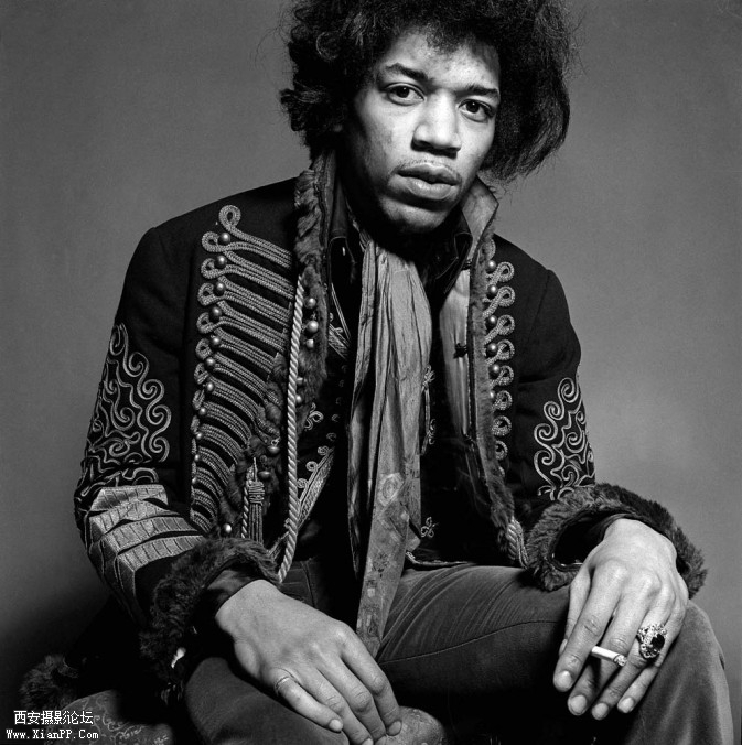 JIMI_B10-web-size3-673x676.jpg