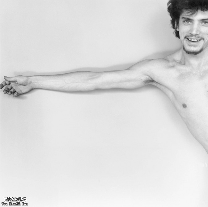 Robert-Mapplethorpe-Self-Portrait-1975-673x670.jpg