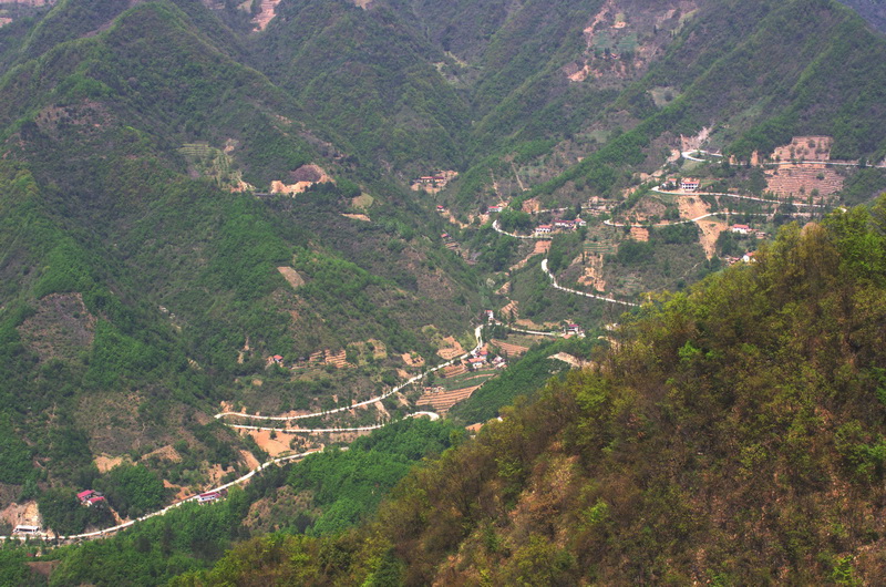 塔云山山路