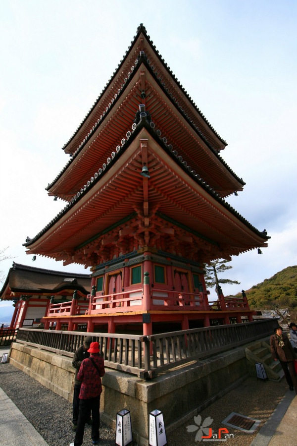 2627628_815816109_rotate.jpg