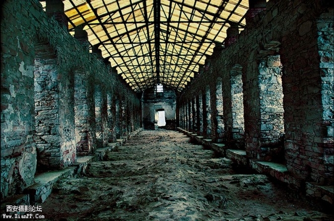 ruins_by_Eikka-673x445.jpg