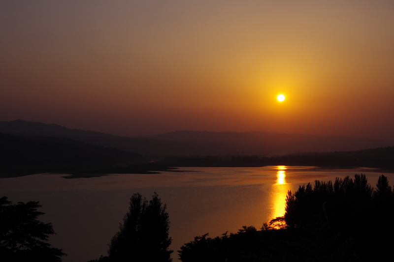 千湖夕照
