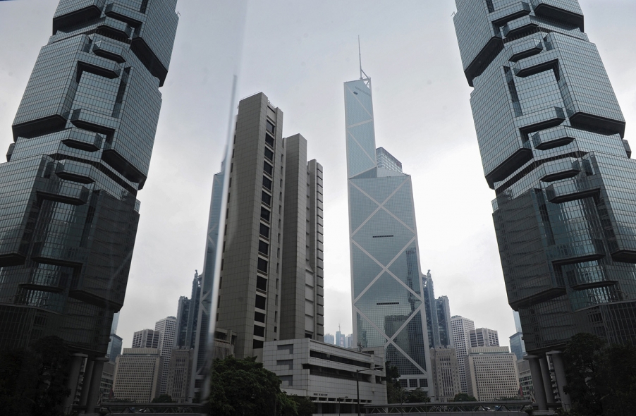1、2011年3月19日，图中展示的是香港写字楼与商业中心鳞次栉比的景象。.jpg