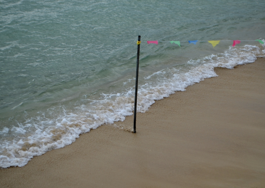 亚龙湾海边