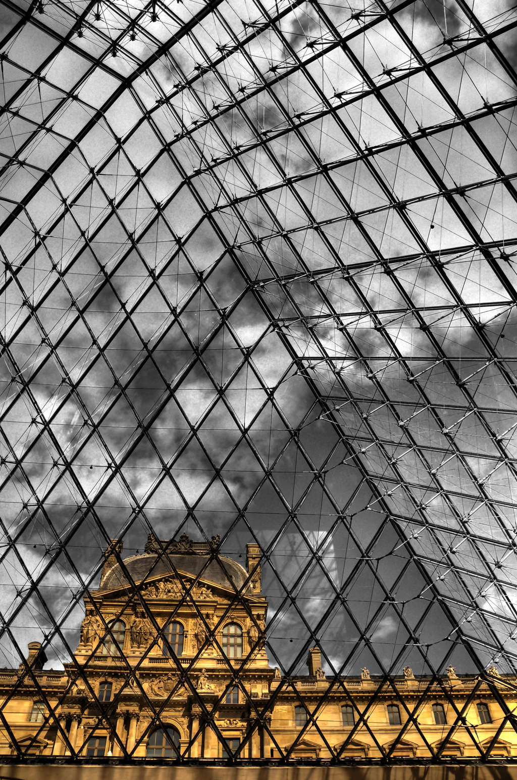 louvre_sm.jpg