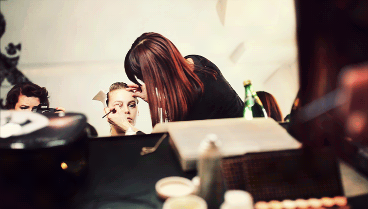 nyfw-makeup-mirror-429.gif
