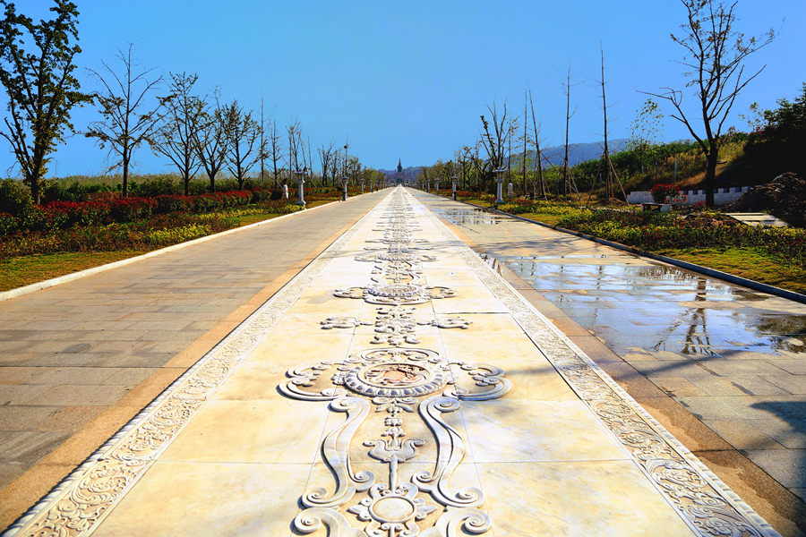 01-如意大道( 全长958米、汉白玉石质).JPG