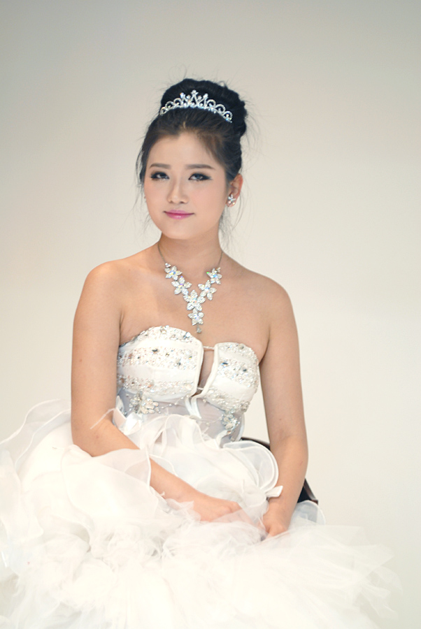 婚纱.jpg