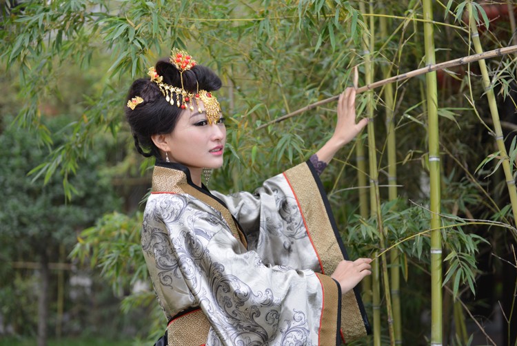 靓模汉服富贵华丽