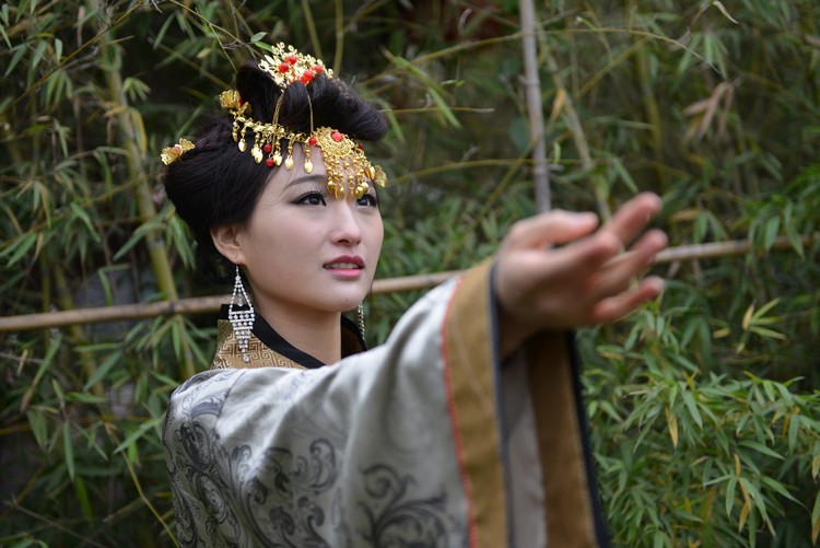 靓模汉服富贵华丽