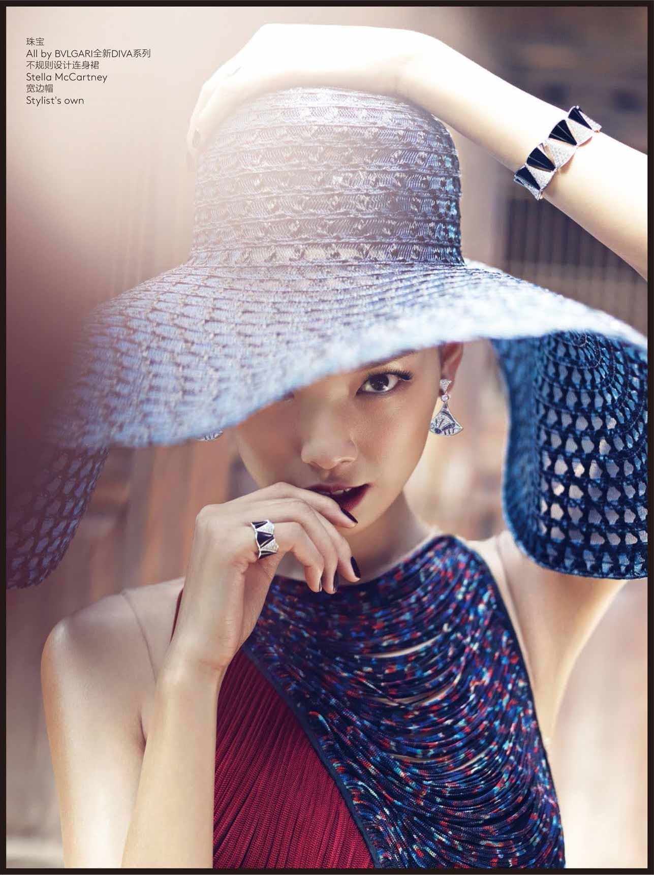Grace-Gao-by-Yin-Chao-for-Vogue-China-City-Special-Chengdu_03.jpg