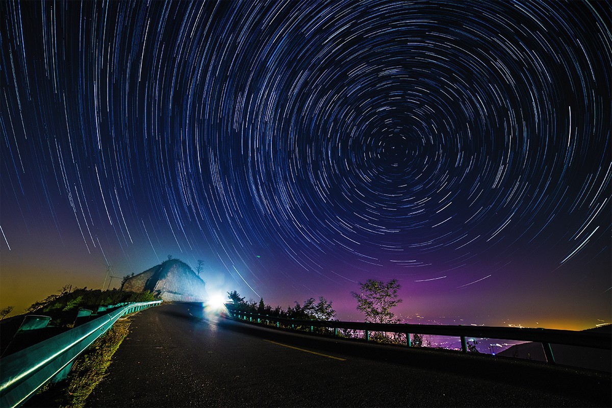 star trails-彩色-亮路面.jpg