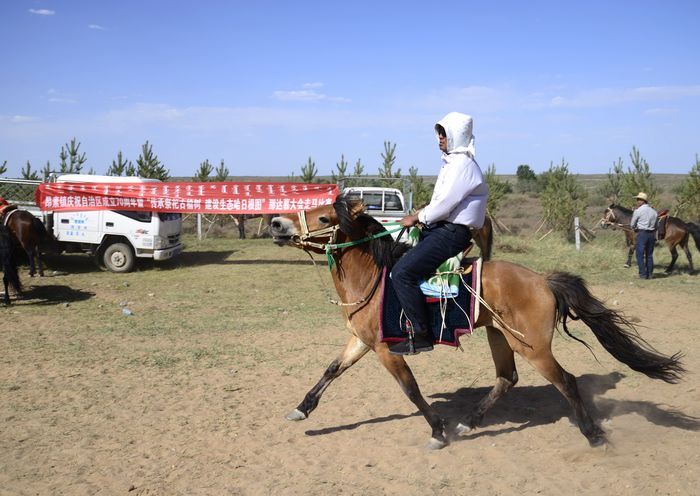 乌审旗昂素境内呼日呼那达慕