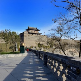 享誉“中华仿古迎宾第一式”的西安城墙南门