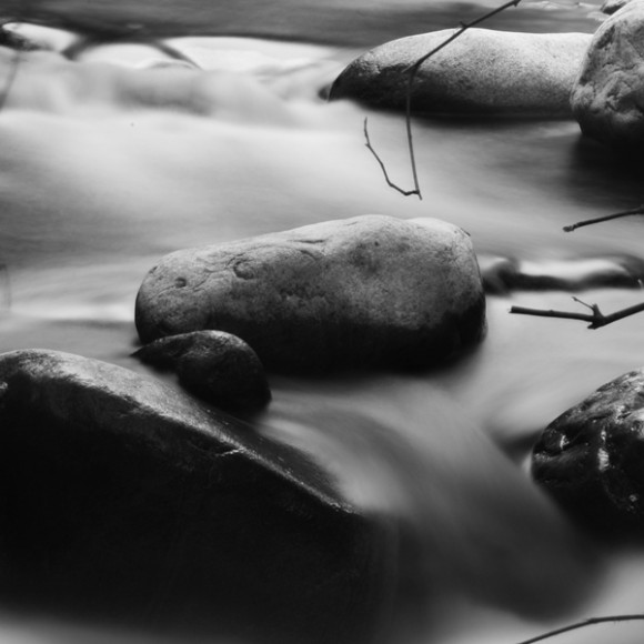 一组黑白的慢门