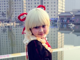 发个COS的小萝莉，不多，就三张