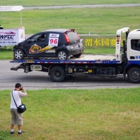 看台上的风景：渭水园赛车