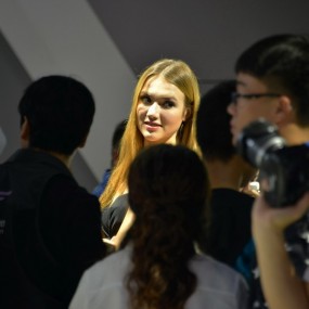 【十一车展】金发美女（车模）