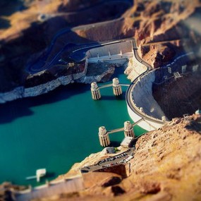 世界竟如玩具一般