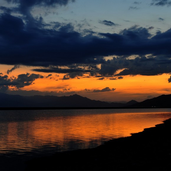 新疆的落日奇景