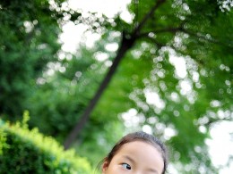 带着女儿逛公园