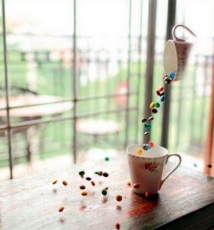 高速快门定格m&m豆