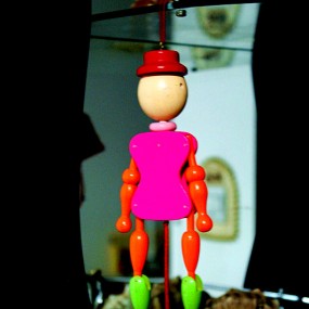 我家一个小木偶！