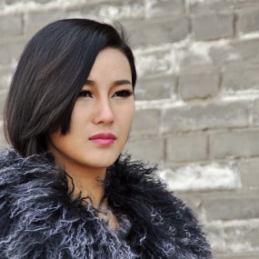 城墙跟下拍美眉