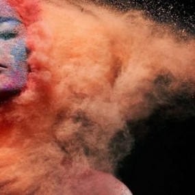 捕捉惊艳瞬间！女性模特的唯美泼墨摄影