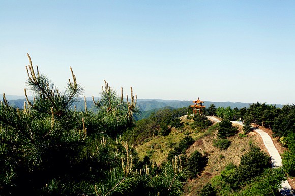 走进陕北黄龙县-神道岭