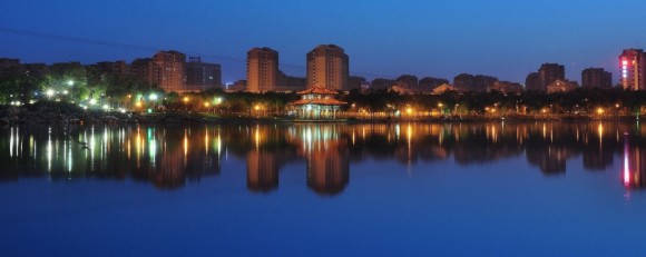 夜幕下的阅江楼