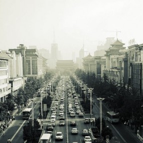 站在钟楼看南门