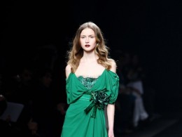 长裙落地的瞬间